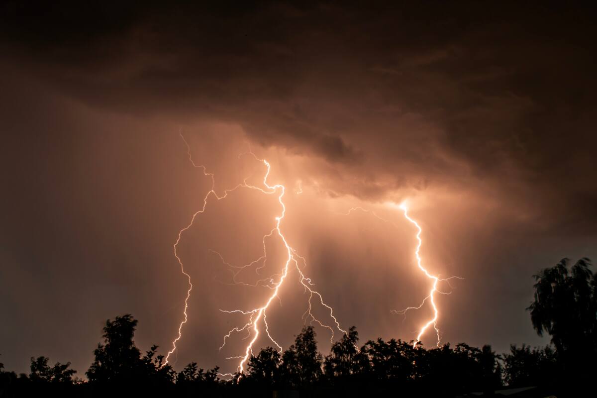 onweer, noodweer, bliksem